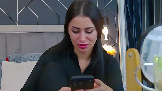 EmyLaveau online show from 4, 2, 2026