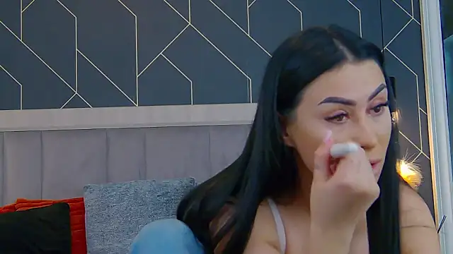 EmyLaveau online show from 2, 3, 2026