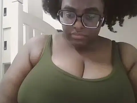 Snapshot of MissCC99 chatting on 11, 2, 2025 MissCC99 online show from 11, 2, 2025