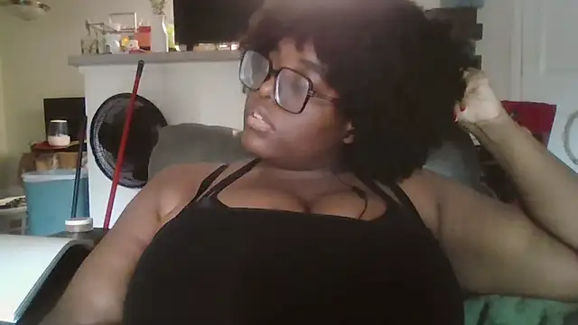 Snapshot of MissCC99 chatting on 6, 10, 2025 MissCC99 online show from 6, 10, 2025