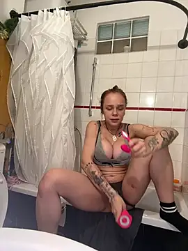 Snapshot of PennyPrincess chatting on 9, 7, 2026 PennyPrincess online show from 9, 7, 2026