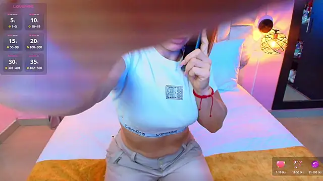 Snapshot of yulina_xue chatting on 24, 10, 2025 yulina xue online show from 24, 10, 2025