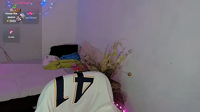 Snapshot of kiarybell__ chatting on 2, 3, 2025 kiarybell online show from 2, 3, 2025