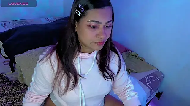 Snapshot of kiarybell__ chatting on 24, 10, 2025 kiarybell online show from 24, 10, 2025