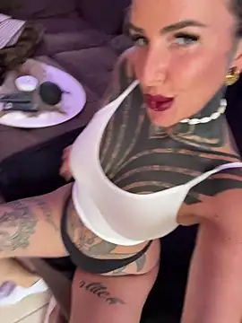 InkedBiitch online show from 17, 9, 2025