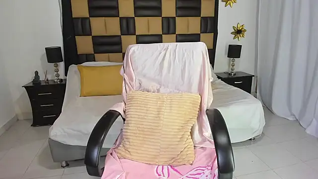 Snapshot of BarbieKano chatting on 13, 11, 2025 BarbieKano online show from 13, 11, 2025