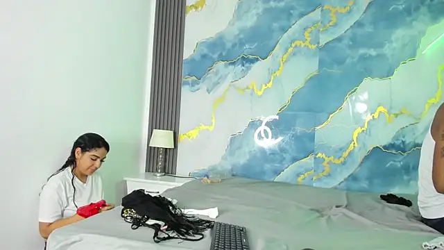 Snapshot of Kylieandjhonny chatting on 11, 9, 2025 Kylieandjhonny online show from 11, 9, 2025