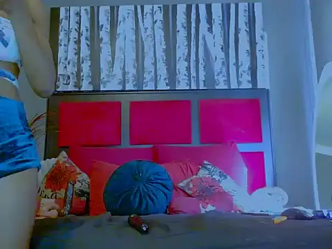 Snapshot of MissParis26 chatting on 25, 10, 2025 MissParis26 online show from 25, 10, 2025