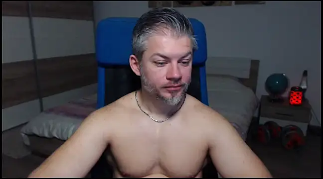 Snapshot of RobbyShawz chatting on 18, 12, 2024 RobbyShawz online show from 18, 12, 2024