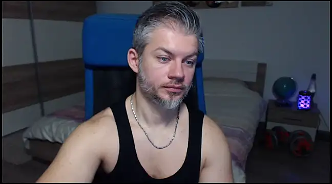 Snapshot of RobbyShawz chatting on 18, 12, 2024 RobbyShawz online show from 18, 12, 2024