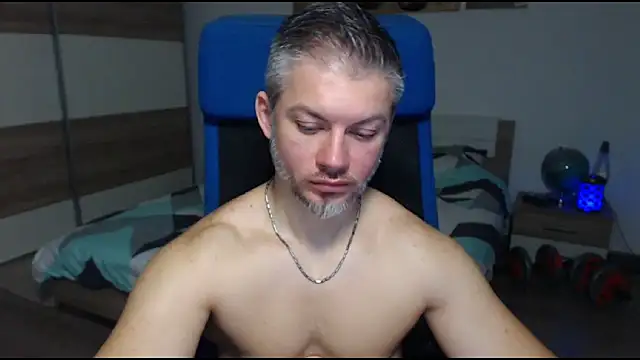 Snapshot of RobbyShawz chatting on 2, 1, 2025 RobbyShawz online show from 2, 1, 2025