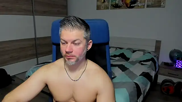 Snapshot of RobbyShawz chatting on 6, 1, 2025 RobbyShawz online show from 6, 1, 2025