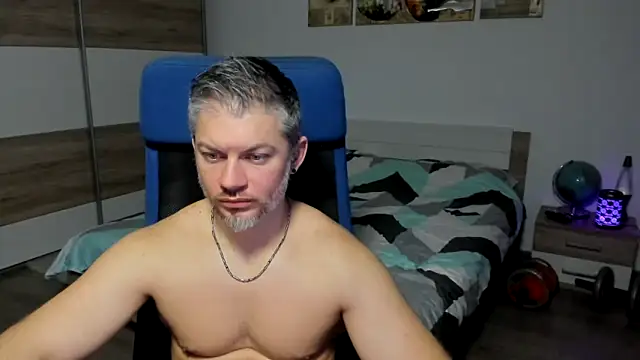Snapshot of RobbyShawz chatting on 10, 1, 2025 RobbyShawz online show from 10, 1, 2025