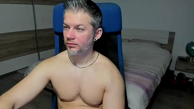 Snapshot of RobbyShawz chatting on 1, 2, 2025 RobbyShawz online show from 1, 2, 2025