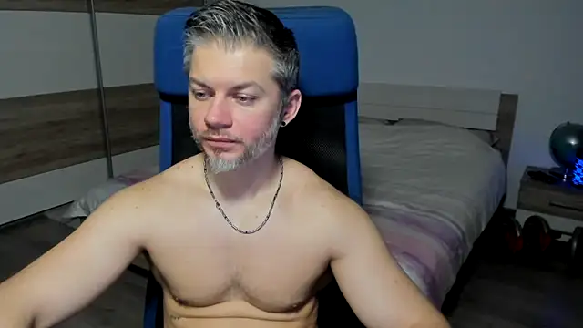 Snapshot of RobbyShawz chatting on 2, 2, 2025 RobbyShawz online show from 2, 2, 2025