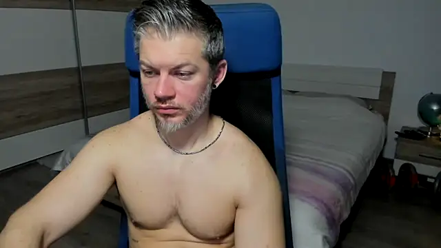 Snapshot of RobbyShawz chatting on 5, 2, 2025 RobbyShawz online show from 5, 2, 2025