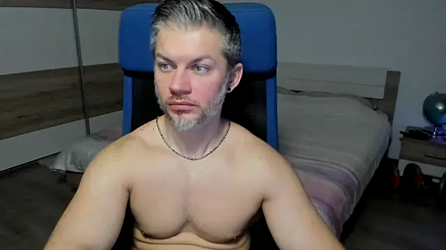 Snapshot of RobbyShawz chatting on 5, 2, 2025 RobbyShawz online show from 5, 2, 2025