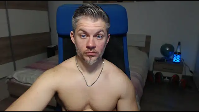 Snapshot of RobbyShawz chatting on 24, 2, 2025 RobbyShawz online show from 24, 2, 2025