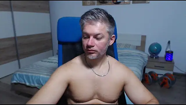 Snapshot of RobbyShawz chatting on 9, 9, 2025 RobbyShawz online show from 9, 9, 2025