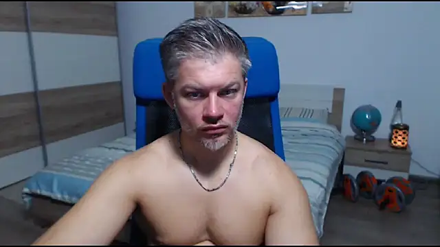 Snapshot of RobbyShawz chatting on 10, 9, 2025 RobbyShawz online show from 10, 9, 2025