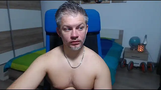 Snapshot of RobbyShawz chatting on 17, 10, 2025 RobbyShawz online show from 17, 10, 2025