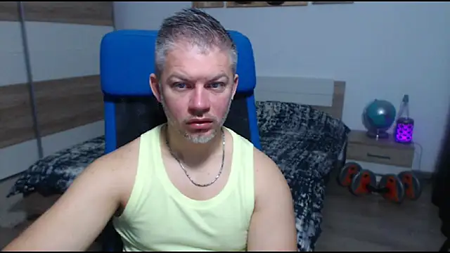 Snapshot of RobbyShawz chatting on 29, 10, 2025 RobbyShawz online show from 29, 10, 2025