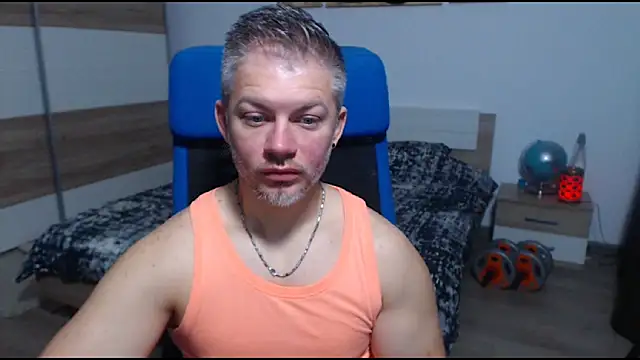 Snapshot of RobbyShawz chatting on 5, 11, 2025 RobbyShawz online show from 5, 11, 2025