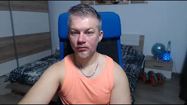 Snapshot of RobbyShawz chatting on 6, 11, 2025 RobbyShawz online show from 6, 11, 2025