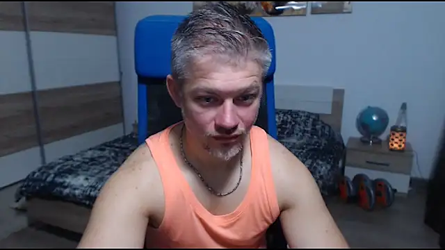 Snapshot of RobbyShawz chatting on 10, 11, 2025 RobbyShawz online show from 10, 11, 2025