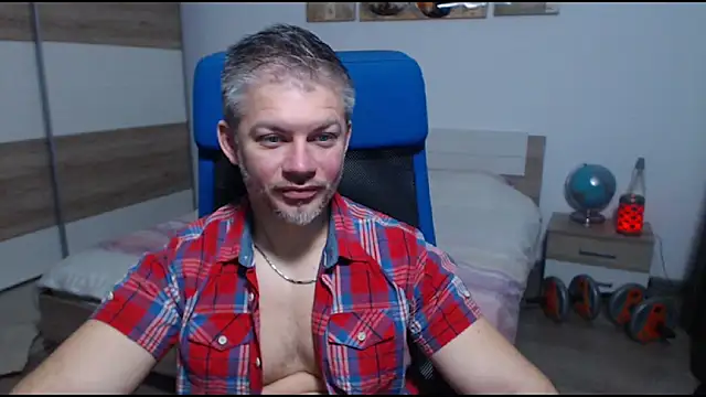 Snapshot of RobbyShawz chatting on 19, 11, 2025 RobbyShawz online show from 19, 11, 2025