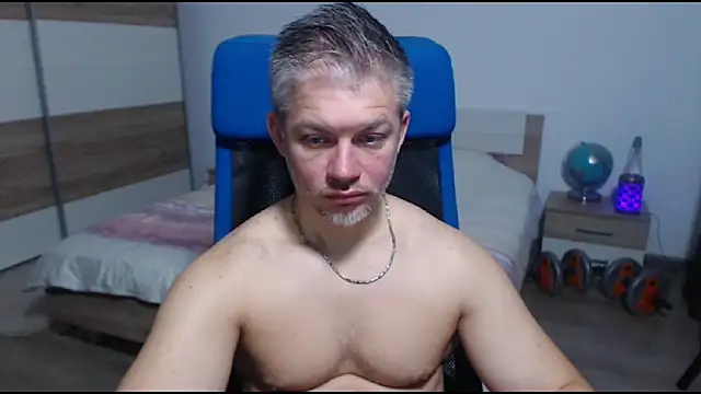 Snapshot of RobbyShawz chatting on 21, 11, 2025 RobbyShawz online show from 21, 11, 2025