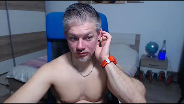 Snapshot of RobbyShawz chatting on 28, 11, 2025 RobbyShawz online show from 28, 11, 2025