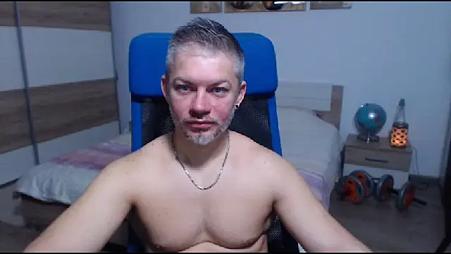 Snapshot of RobbyShawz chatting on 15, 12, 2025 RobbyShawz online show from 15, 12, 2025