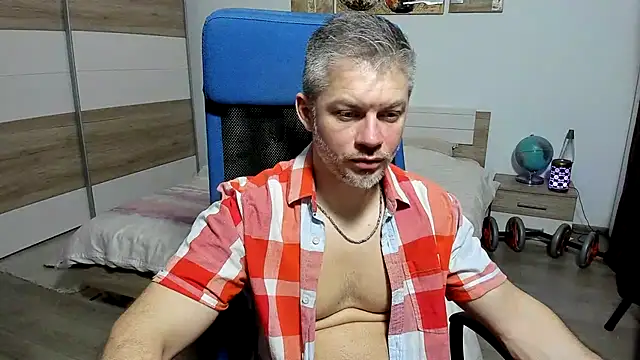 Snapshot of RobbyShawz chatting on 17, 12, 2025 RobbyShawz online show from 17, 12, 2025