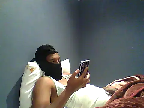 Snapshot of TitularAdaption chatting on 4, 10, 2025 TitularAdaption online show from 4, 10, 2025