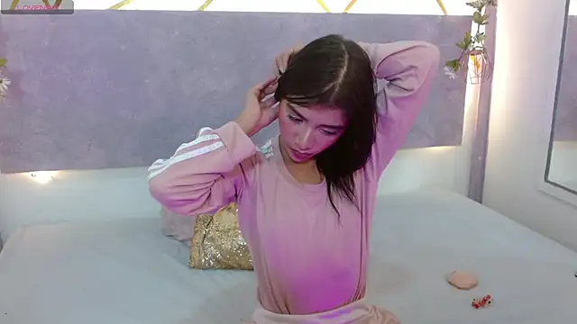 Sweetcristin online show from 8, 9, 2025