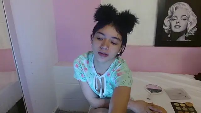 Snapshot of Sweetcristin chatting on 27, 4, 2026 Sweetcristin online show from 27, 4, 2026