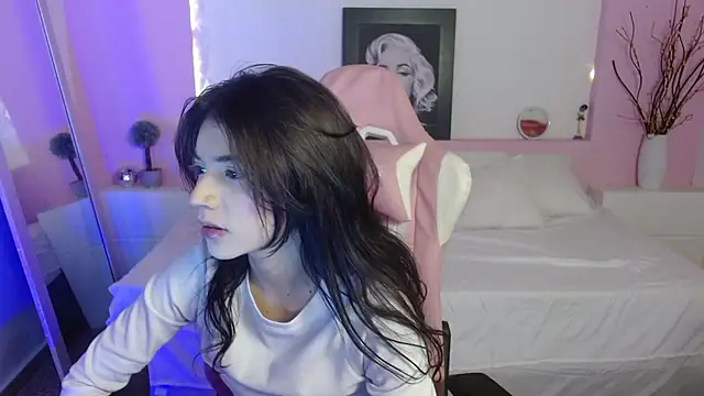 Snapshot of Sweetcristin chatting on 4, 5, 2026 Sweetcristin online show from 4, 5, 2026
