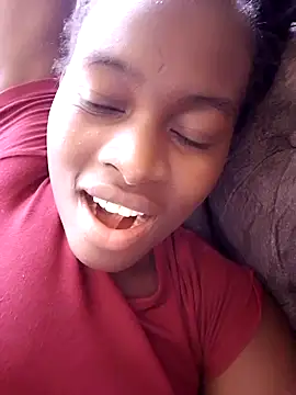 Snapshot of _cutemelania chatting on 28, 2, 2025 cutemelania online show from 28, 2, 2025