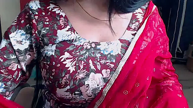 Snapshot of Naiaa-mylove chatting on 5, 12, 2025 Naiaa-mylove online show from 5, 12, 2025