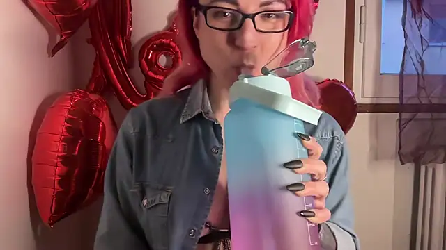 Nikky Divine online show from 27, 2, 2025