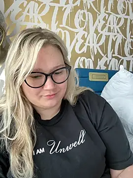 PiggyRose online show from 12, 10, 2025