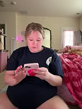 Snapshot of PiggyRose chatting on 25, 4, 2026 PiggyRose online show from 25, 4, 2026