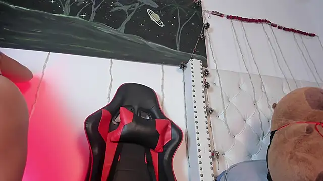 Snapshot of natasha_grey_04 chatting on 14, 12, 2025 natasha grey 04 online show from 14, 12, 2025