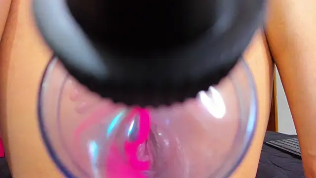 Snapshot of iamvicky_4 chatting on 4, 10, 2025 iamvicky 4 online show from 4, 10, 2025