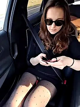 Tinas5 online show from 4, 3, 2026