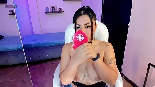 Catalinaa martinez online show from 4, 12, 2024