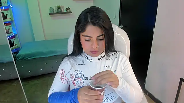 Catalinaa martinez online show from 5, 12, 2024