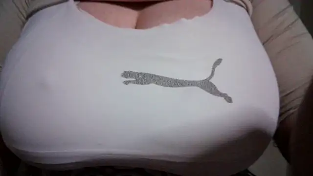 Snapshot of AnnyelinnaLove chatting on 1, 12, 2025 AnnyelinnaLove online show from 1, 12, 2025