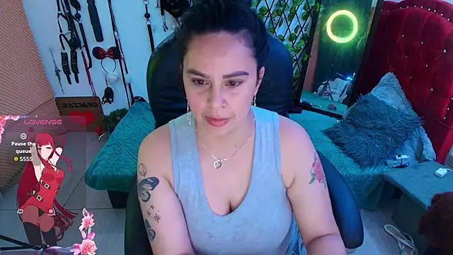 Snapshot of elektra_32 chatting on 21, 10, 2025 elektra 32 online show from 21, 10, 2025